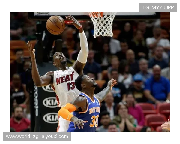 巴特勒内线转身投篮命中，热火扩大分差