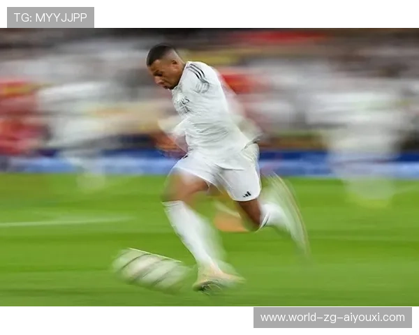 姆巴佩启动速度拉满，回追彻底失位